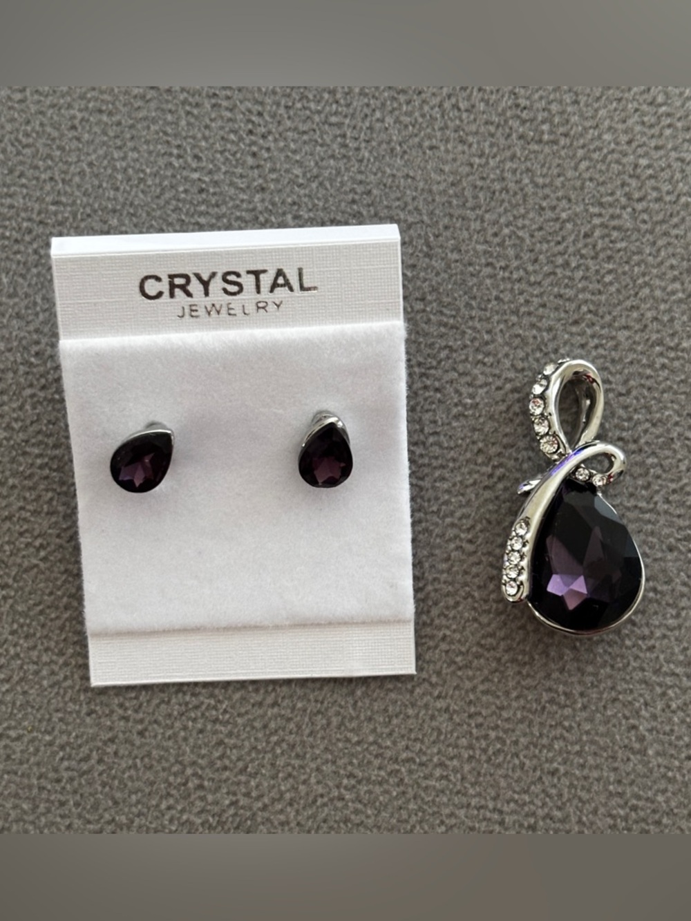 Pendant and Stud Earrings Set